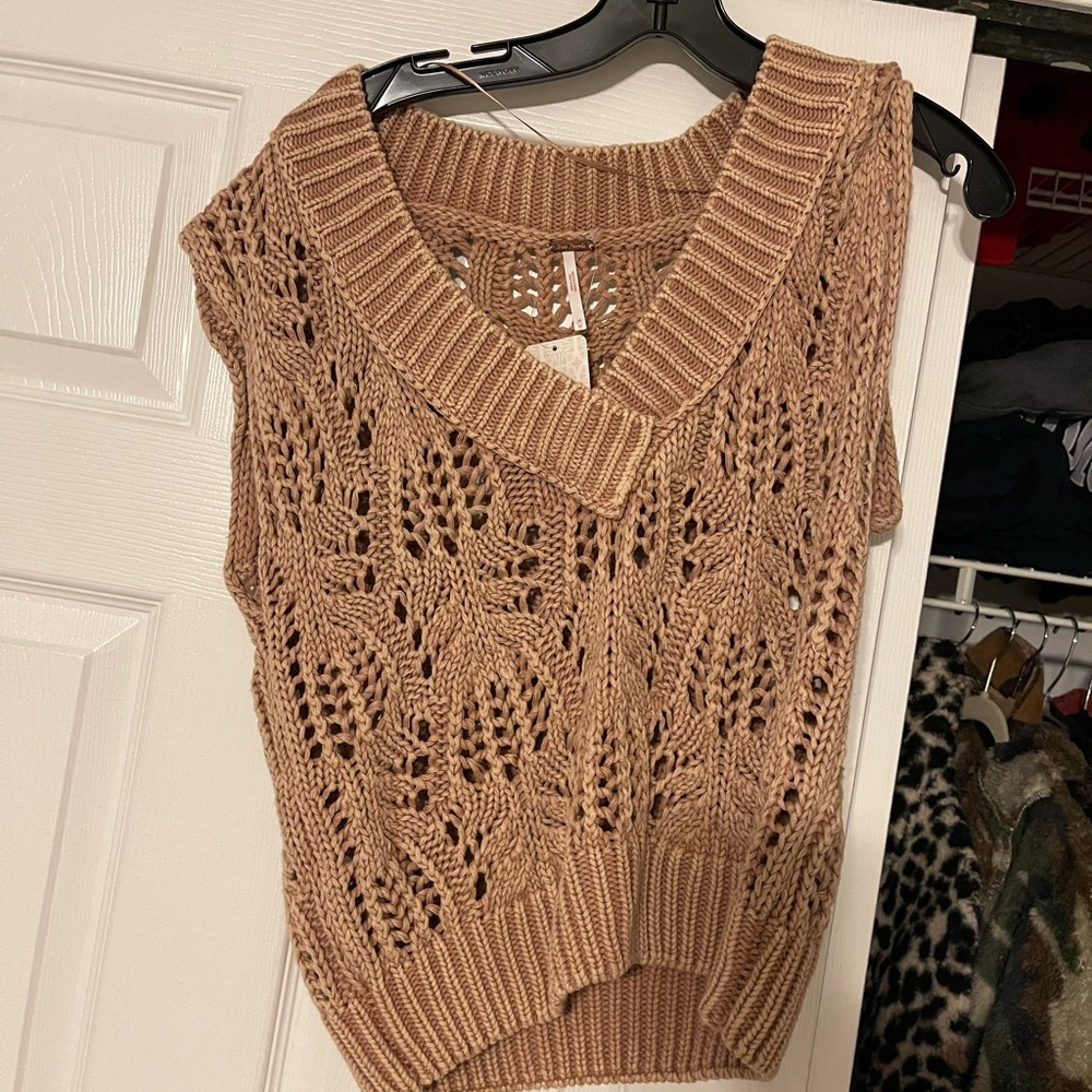 Free people sweater vest. Size Medium. Never worn.